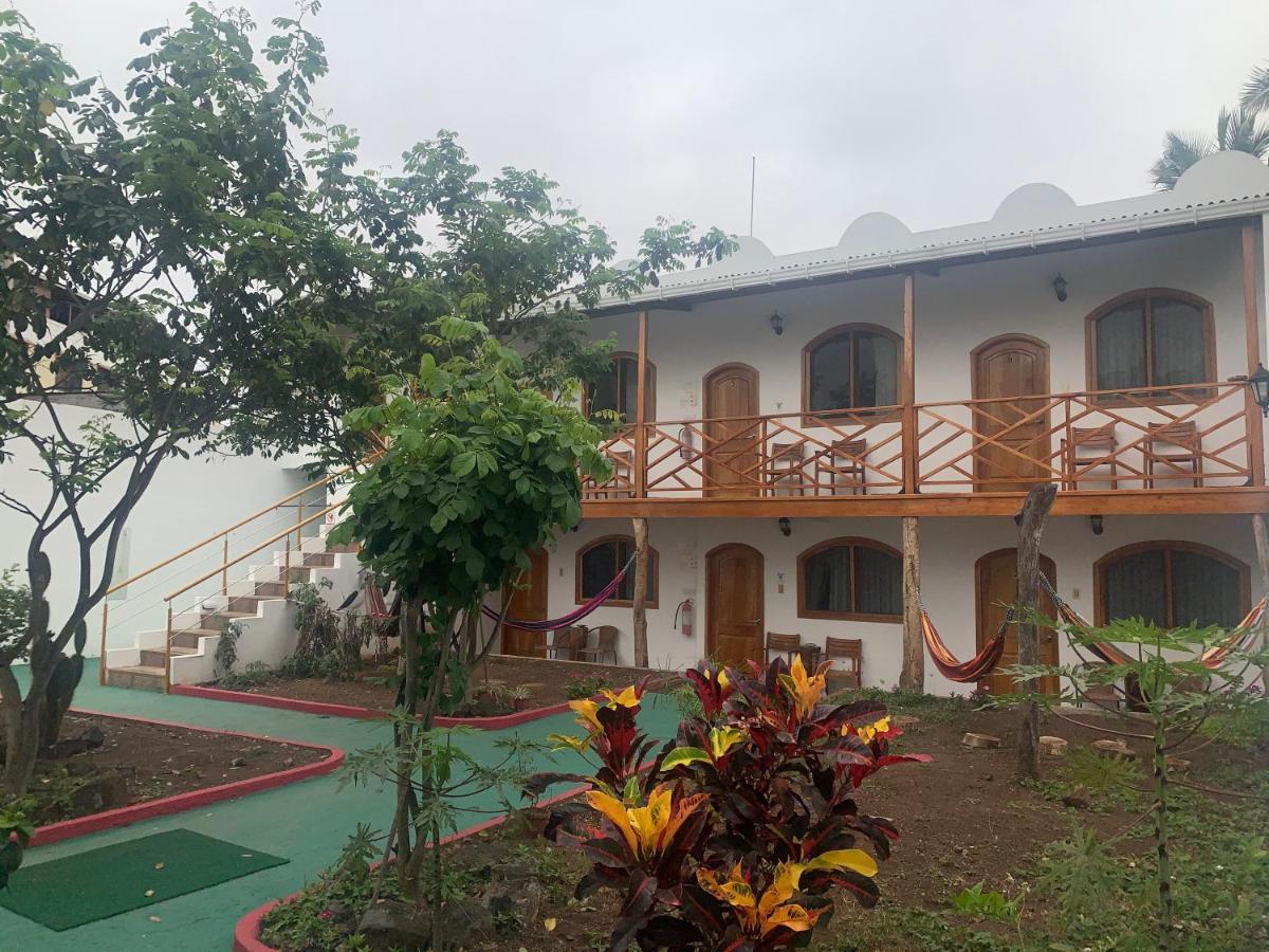Hostal White House Galapagos Puerto Ayora  Exteriér fotografie