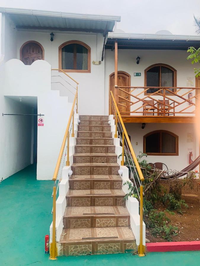 Hostal White House Galapagos Puerto Ayora  Exteriér fotografie