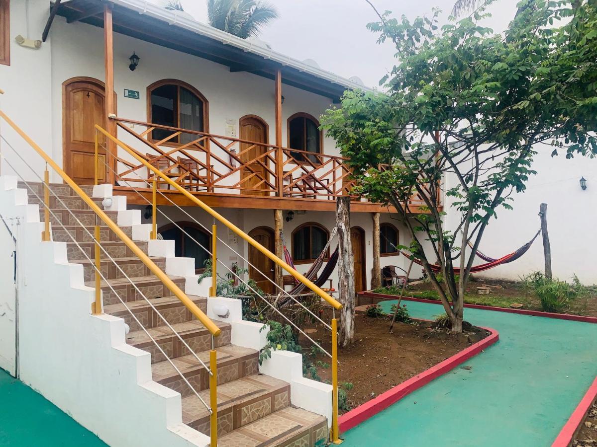 Hostal White House Galapagos Puerto Ayora  Exteriér fotografie
