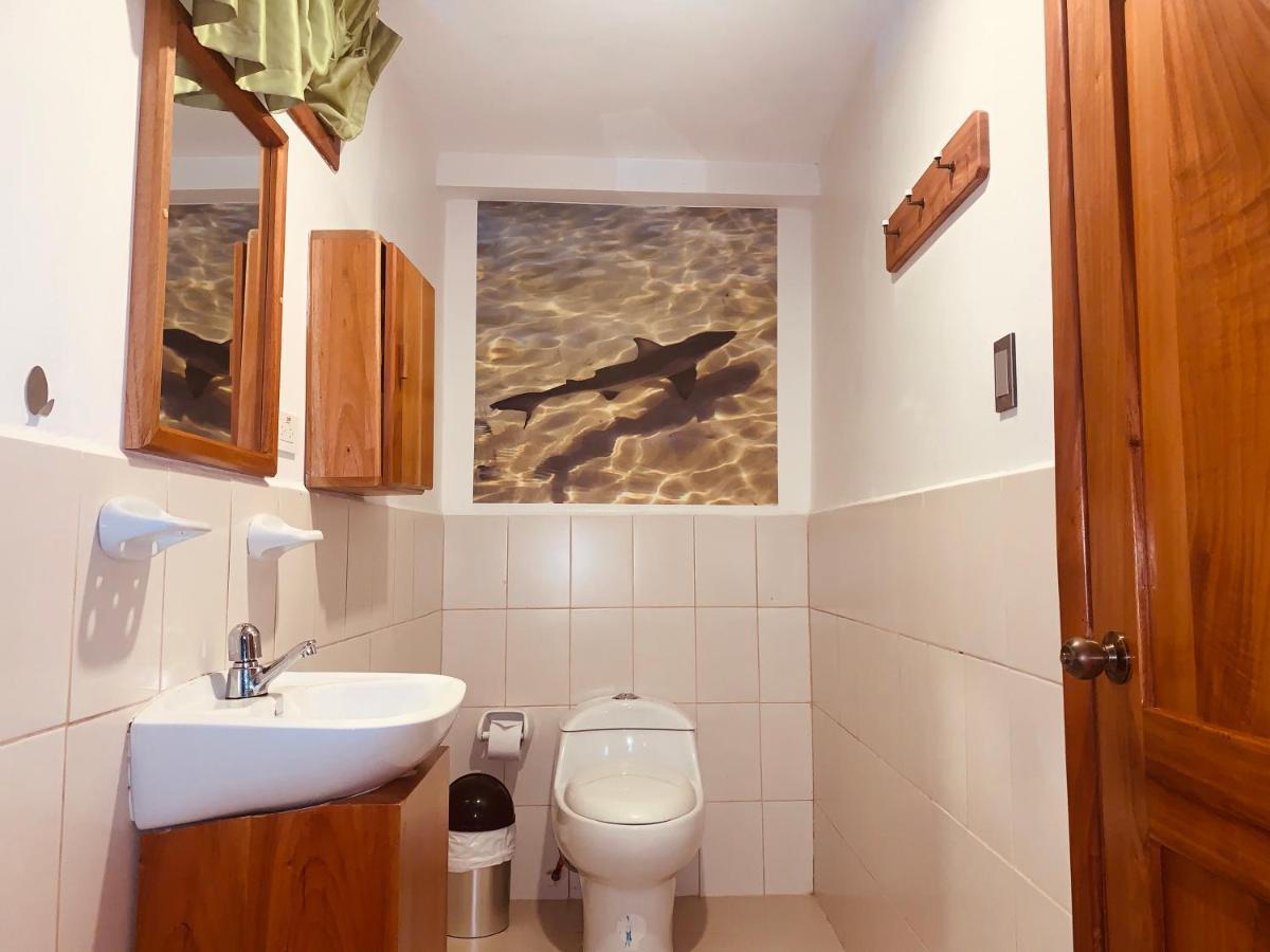 Hostal White House Galapagos Puerto Ayora  Exteriér fotografie
