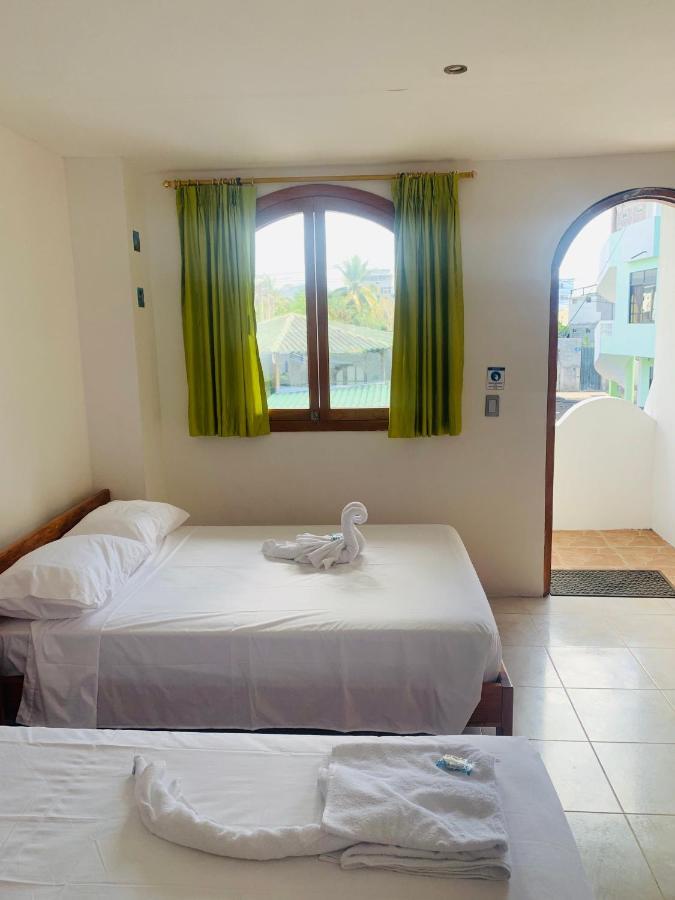 Hostal White House Galapagos Puerto Ayora  Exteriér fotografie