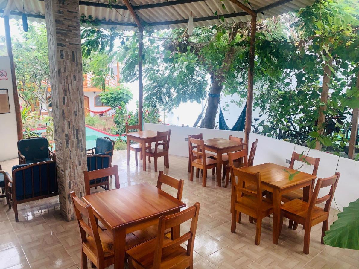 Hostal White House Galapagos Puerto Ayora  Exteriér fotografie