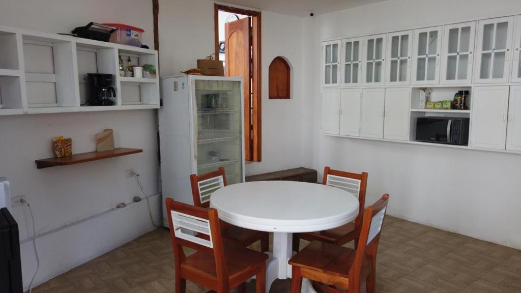 Hostal White House Galapagos Puerto Ayora  Exteriér fotografie