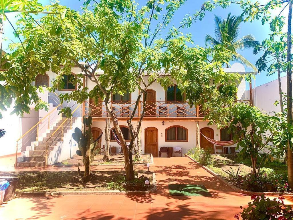 Hostal White House Galapagos Puerto Ayora  Exteriér fotografie