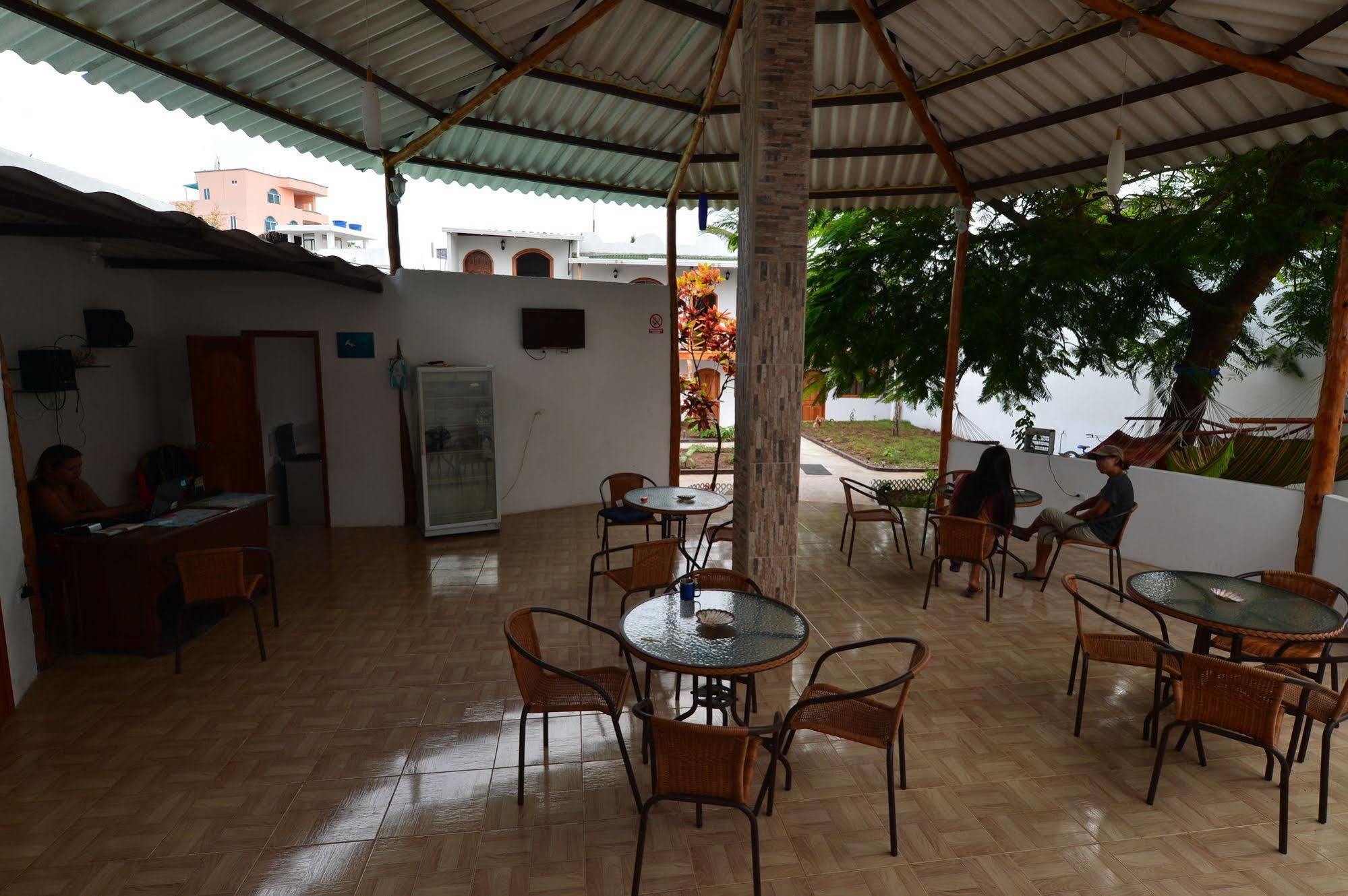 Hostal White House Galapagos Puerto Ayora  Exteriér fotografie