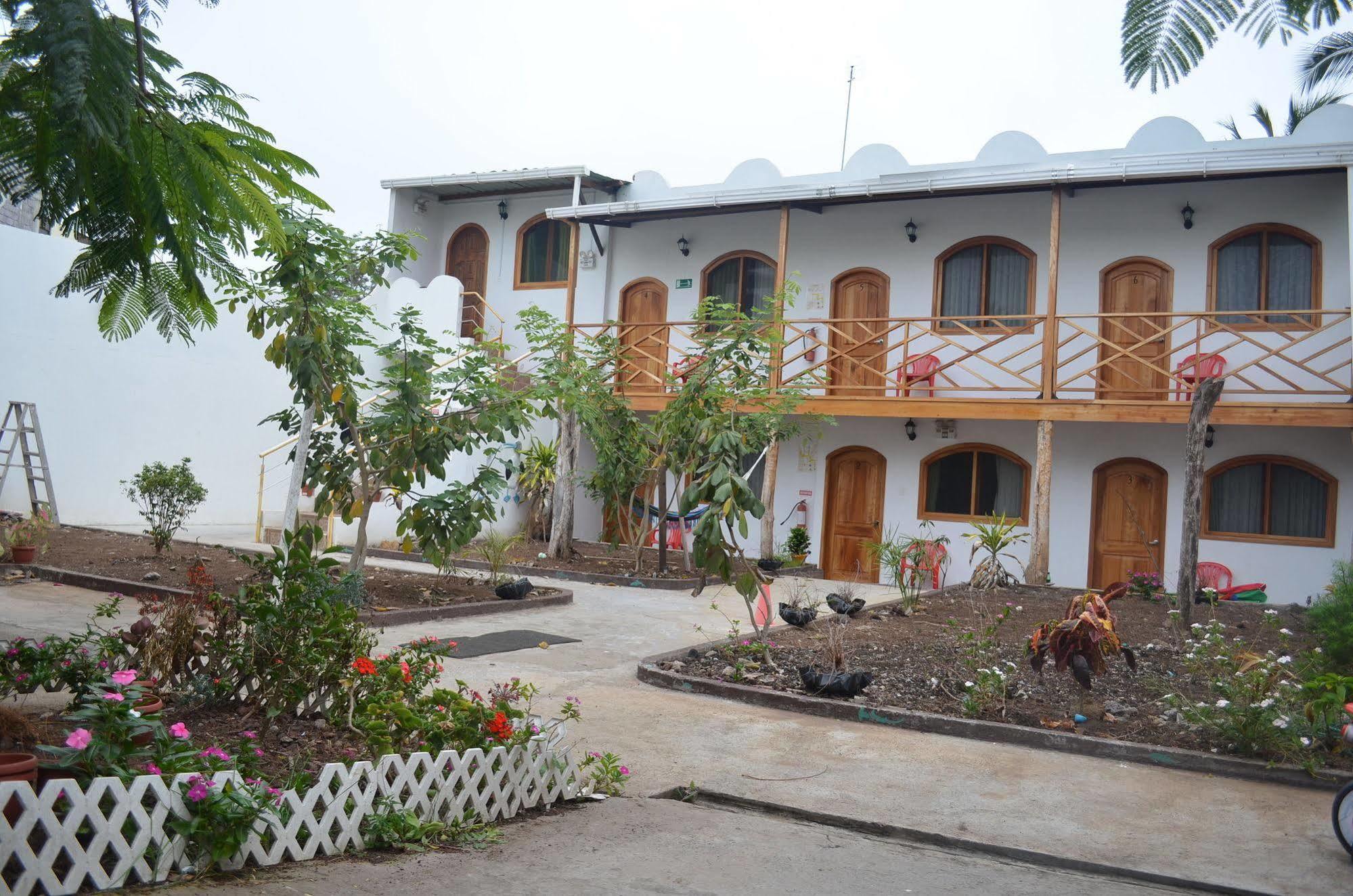 Hostal White House Galapagos Puerto Ayora  Exteriér fotografie