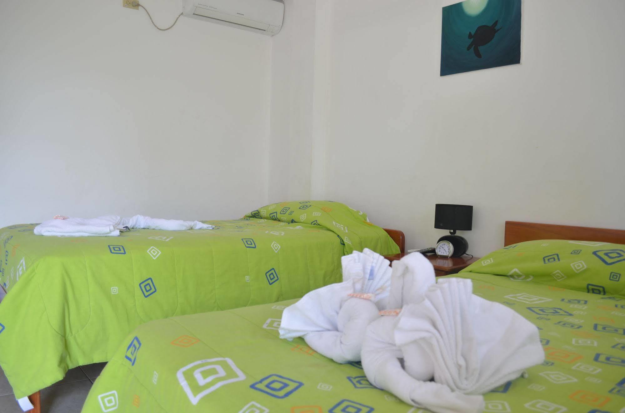 Hostal White House Galapagos Puerto Ayora  Exteriér fotografie