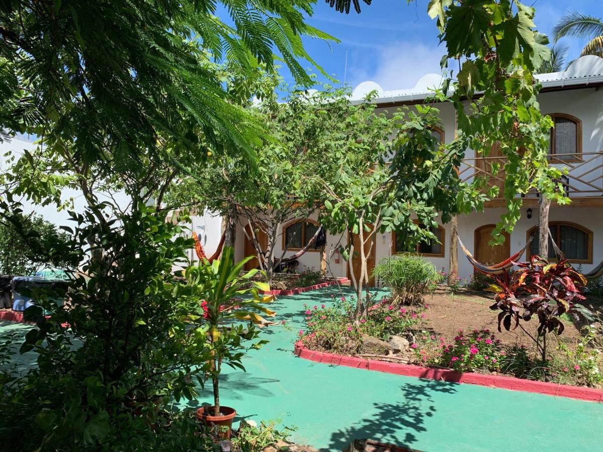 Hostal White House Galapagos Puerto Ayora  Exteriér fotografie